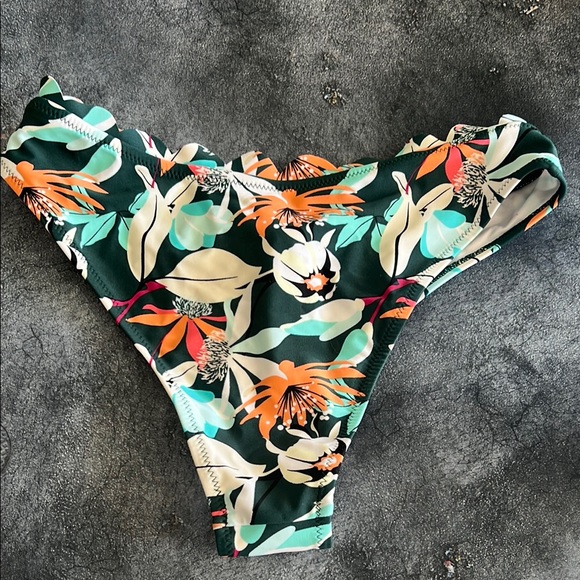 Cupshe Bikini Bottom - Picture 4 of 4